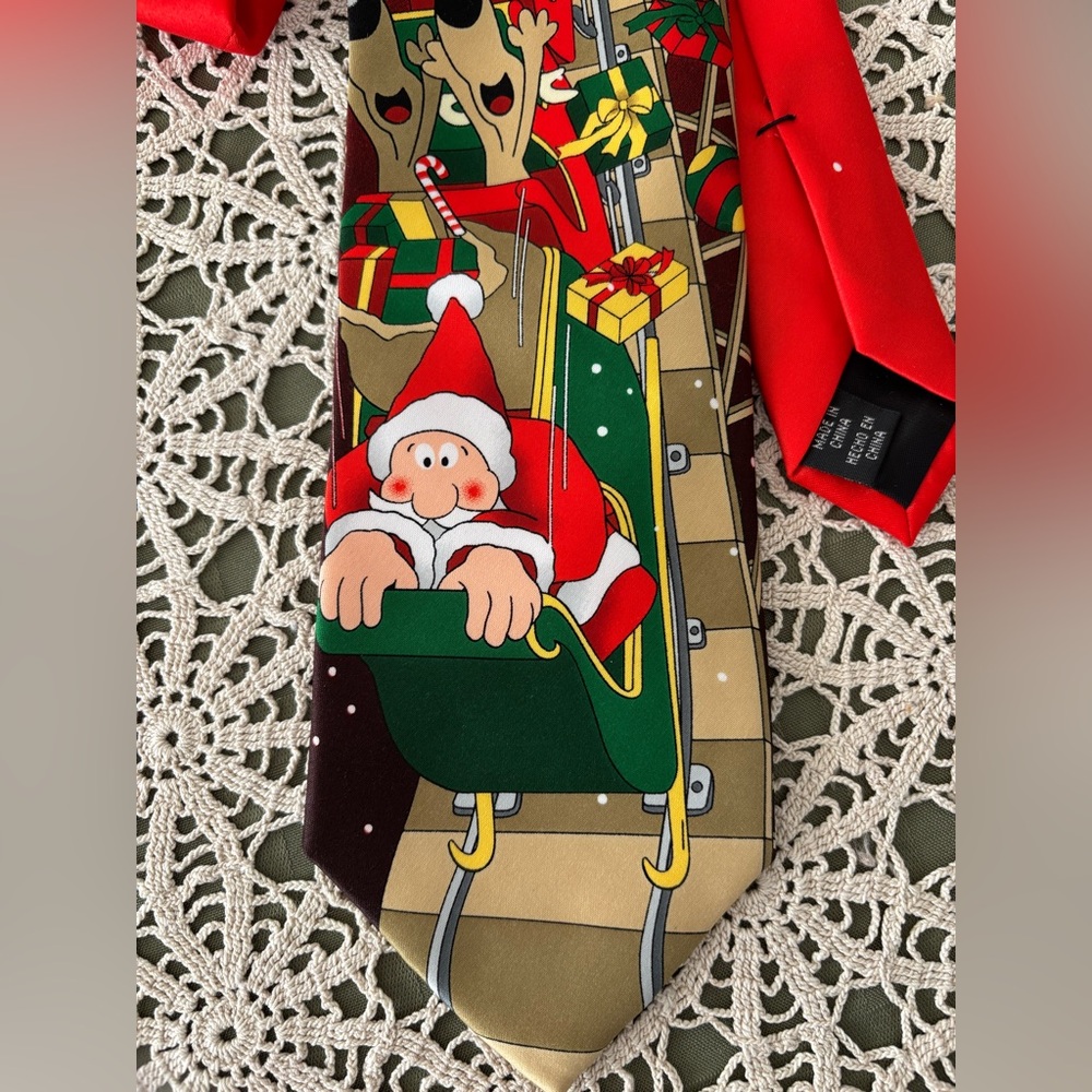 Tie Tales Christmas tie. Preloved. Polyester. Feels like Satin!! - Picture 2 of 6